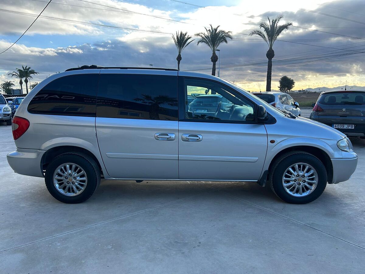 CHRYSLER VOYAGER LX 2.8 CRDI AUTO SPANISH LHD IN SPAIN 113000 MILES 7 SEAT 2006